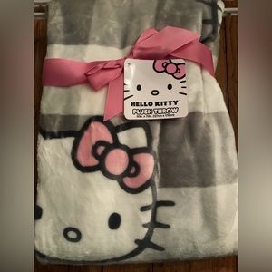 Hello kitty viral throw!